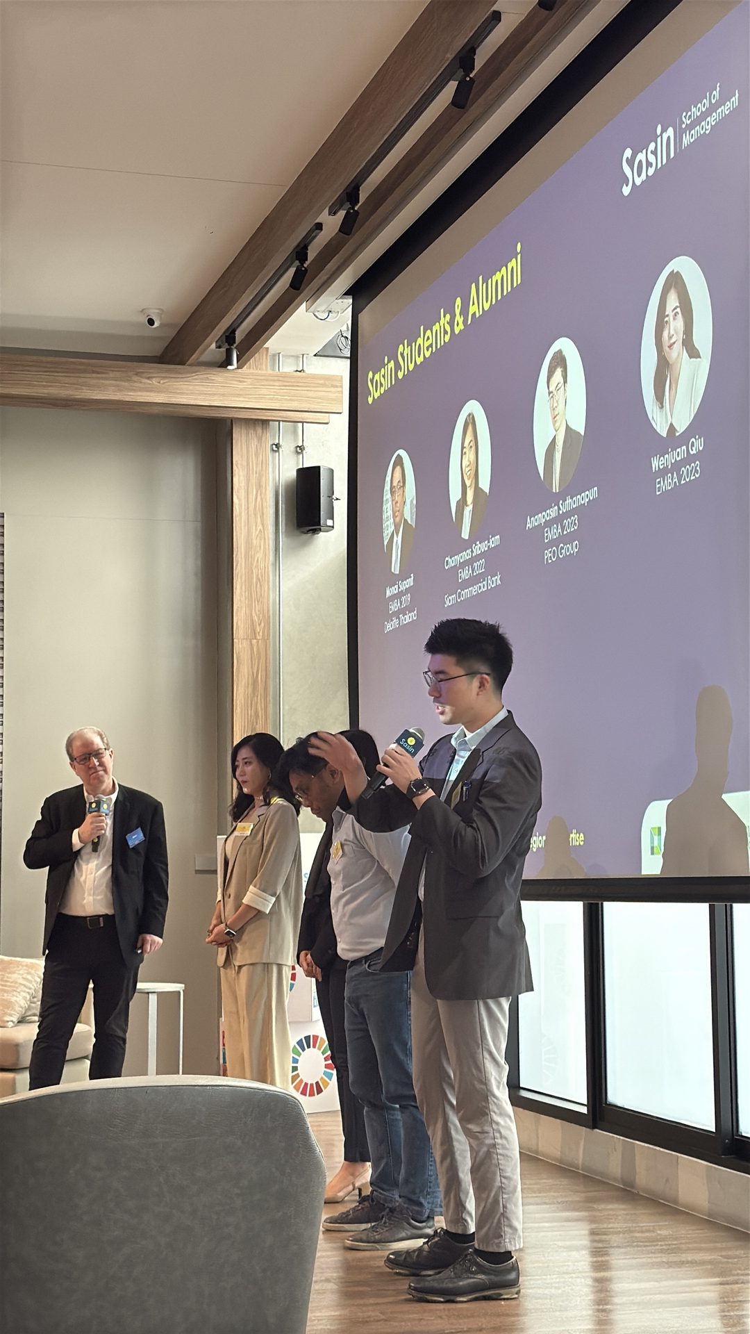 Michael Ananpasin presenting an AI operating system at the Sasin School of Management AI Corner